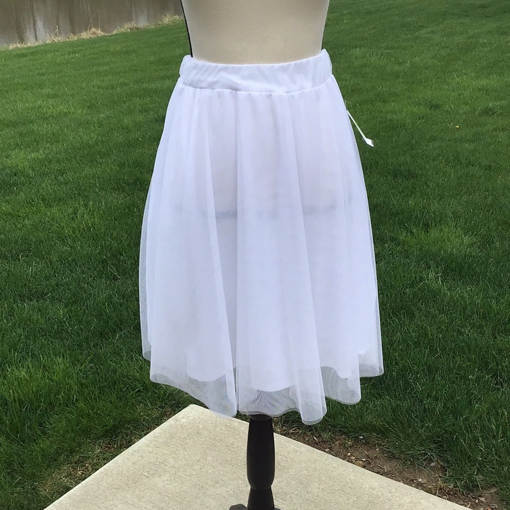 NWT Ing White Skirt